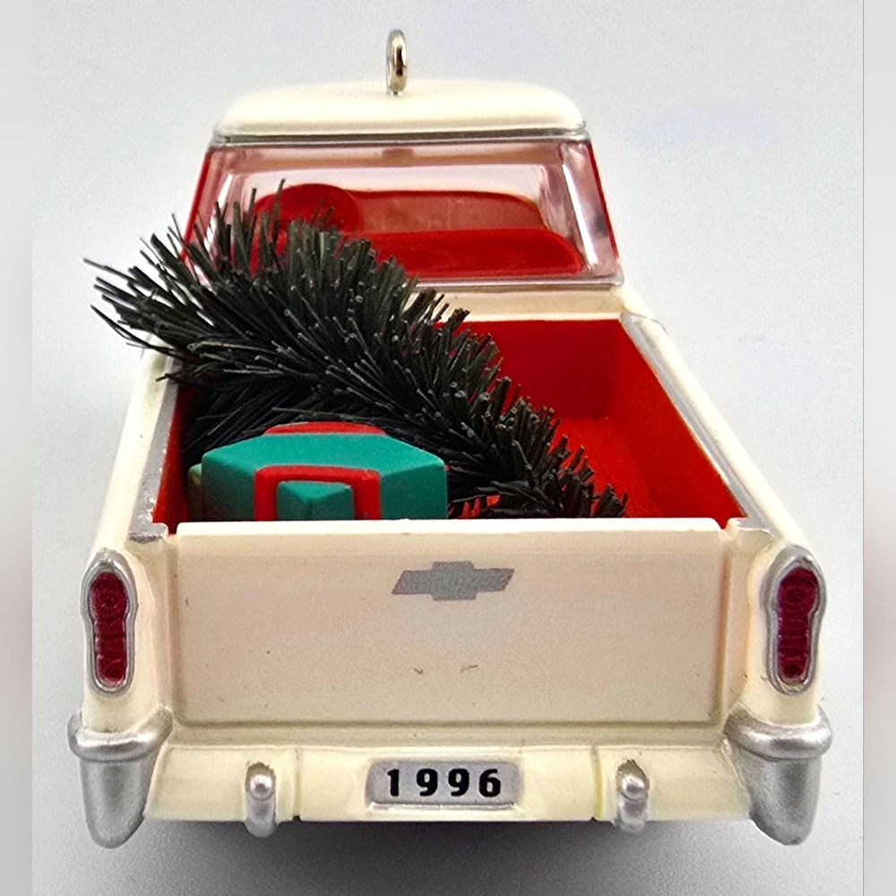 Hallmark 1955 Chevrolet Cameo Ornament All-American Trucks Series 1996 - Picture 3 of 4